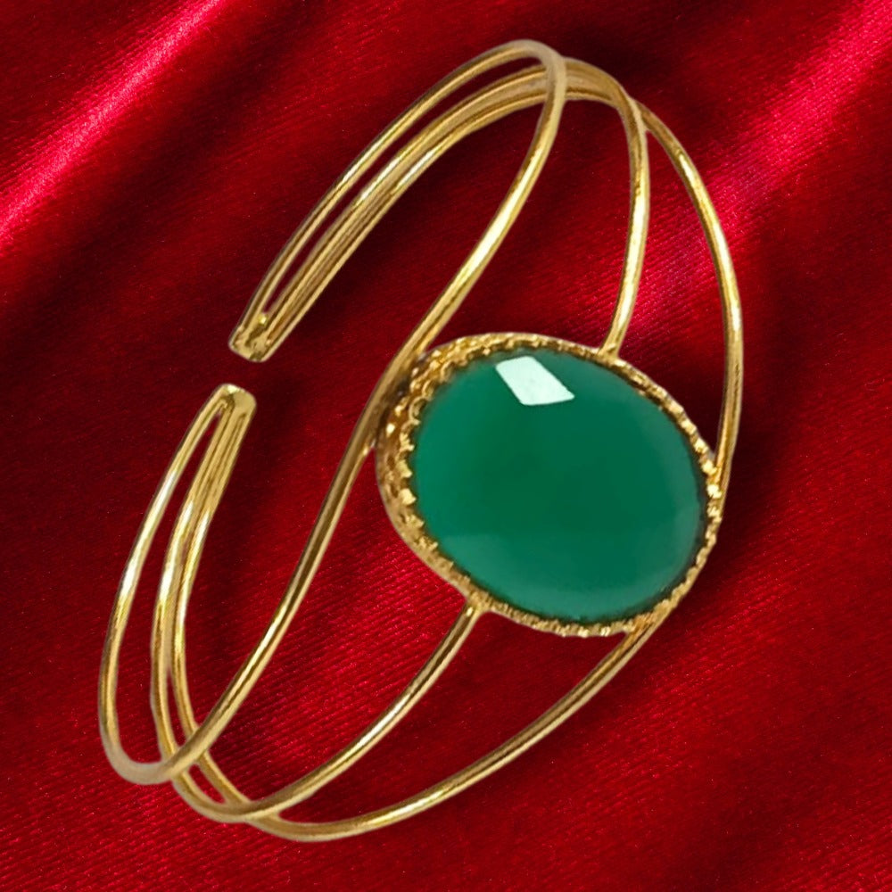 Oval Shaped Green Gemstone Bracelet