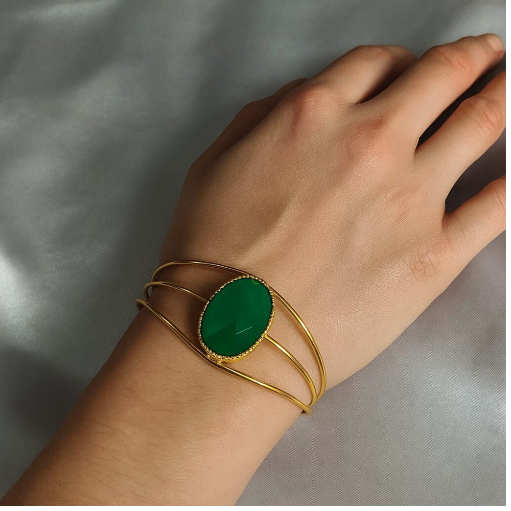 Oval Shaped Green Gemstone Bracelet